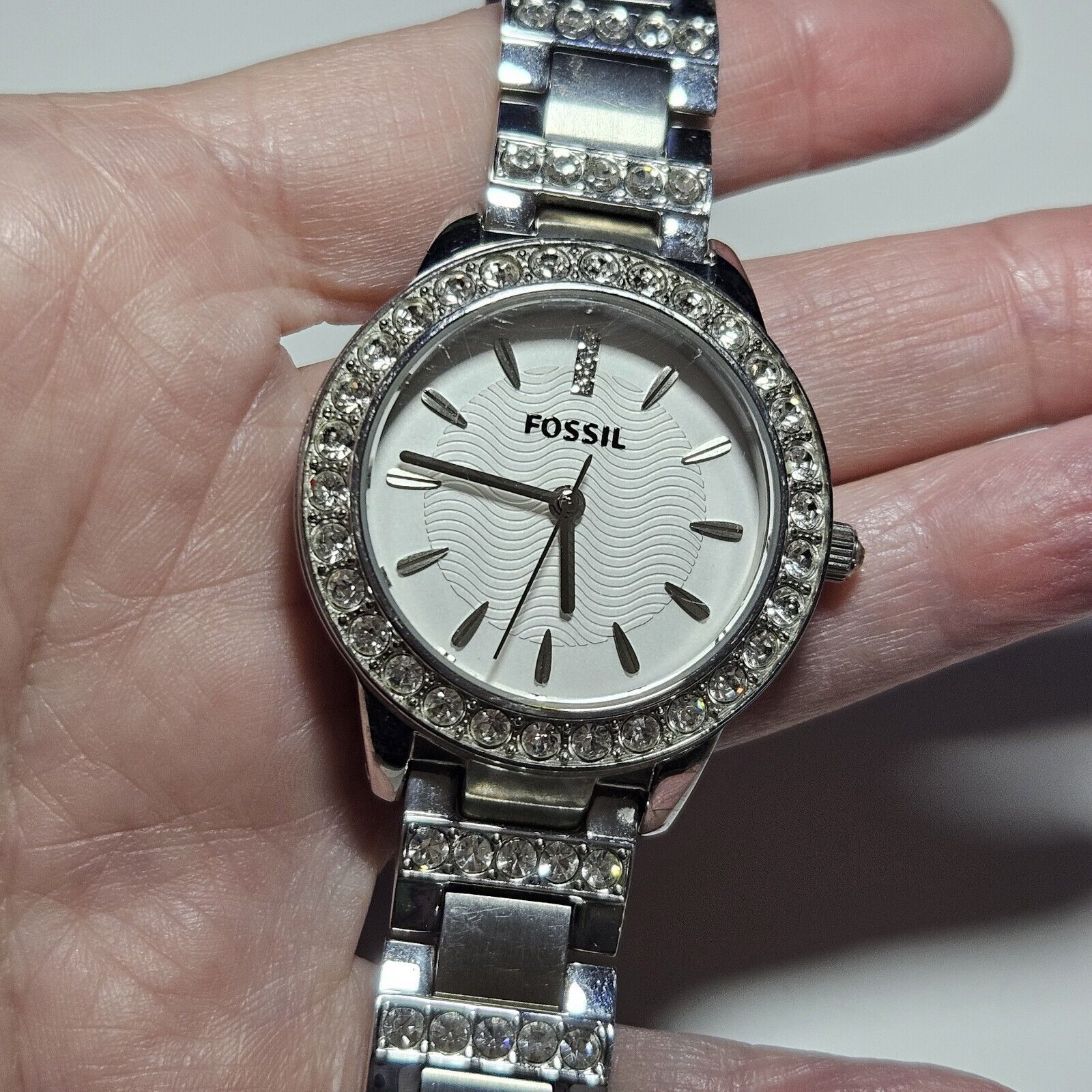 *Sale* Fossil Es2362 Ladies Crystal Accented Bezel Watch Needs New Battery